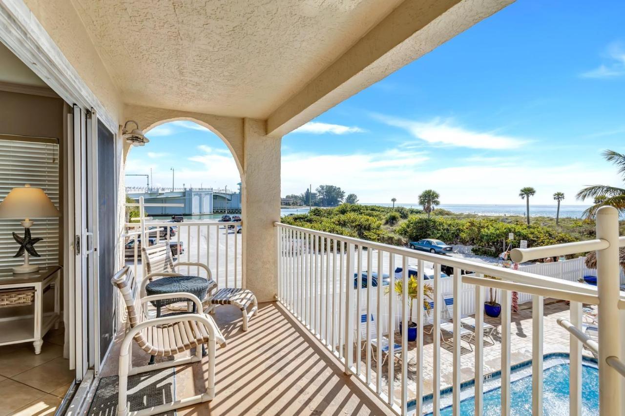 106 Beach Place Condos St. Pete Beach Exterior foto