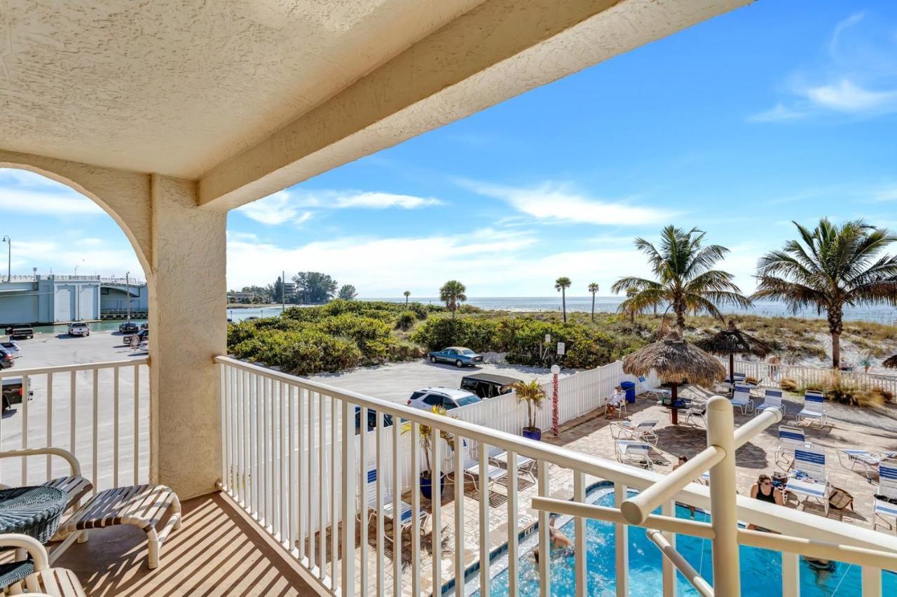106 Beach Place Condos St. Pete Beach Exterior foto